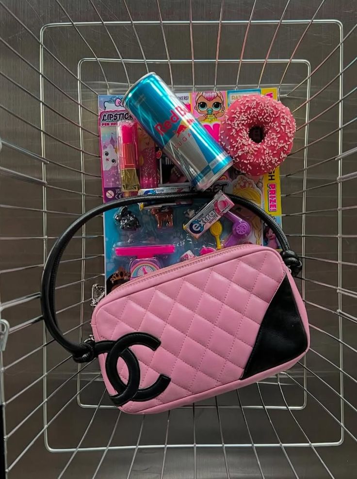 DISCOVER PRE‑LOVED LUXURY